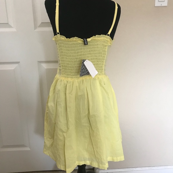 H&M Dresses & Skirts - HM yellow Vintage dress